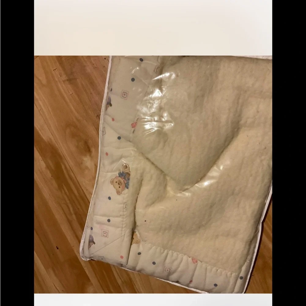 Quiltex‎ Beige Baby Quilt with Bear Design